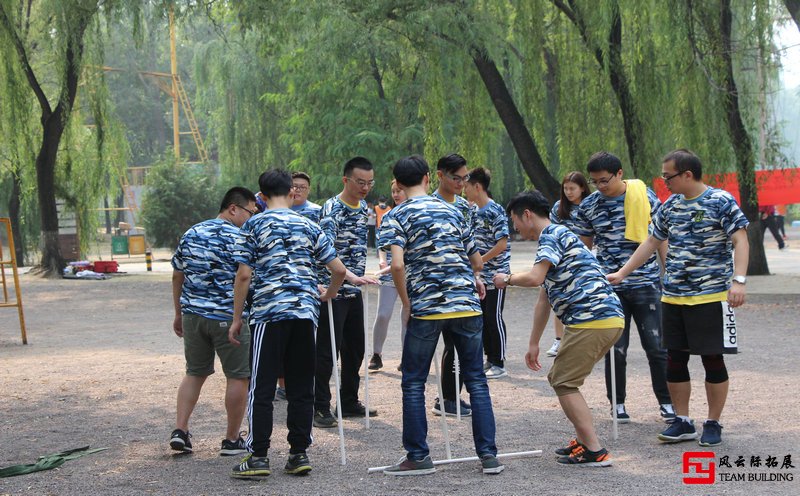 拓展項(xiàng)目不倒森林